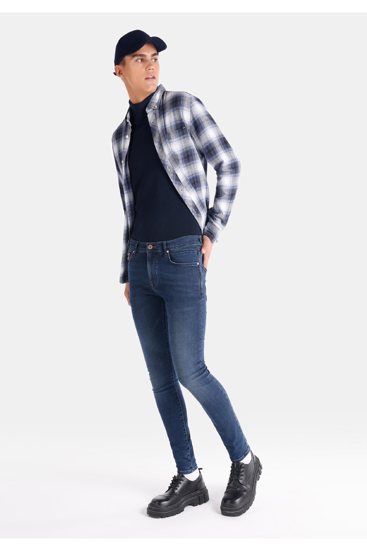 تصویر شلوار مردانه فاق نرمال راسته | کالینز Colin’s .CL1065227_Q1.V1_DN42203 